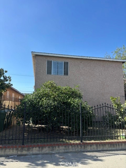 726 E 31st