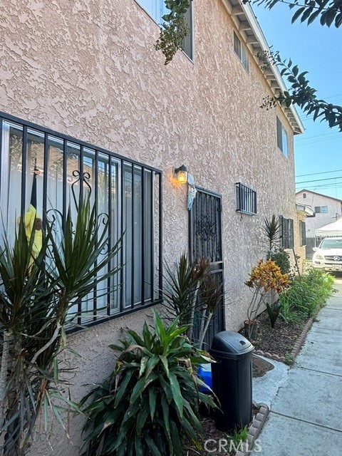 726 E 31st
