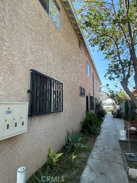 726 E 31st