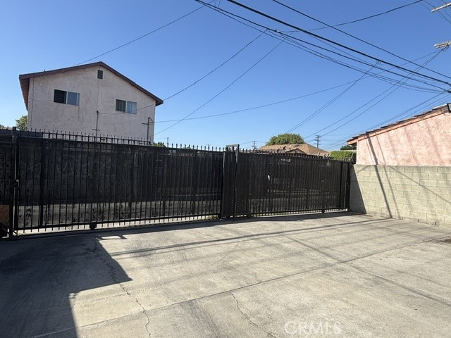 726 E 31st