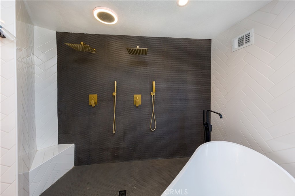 5845 S Mansfield Avenue