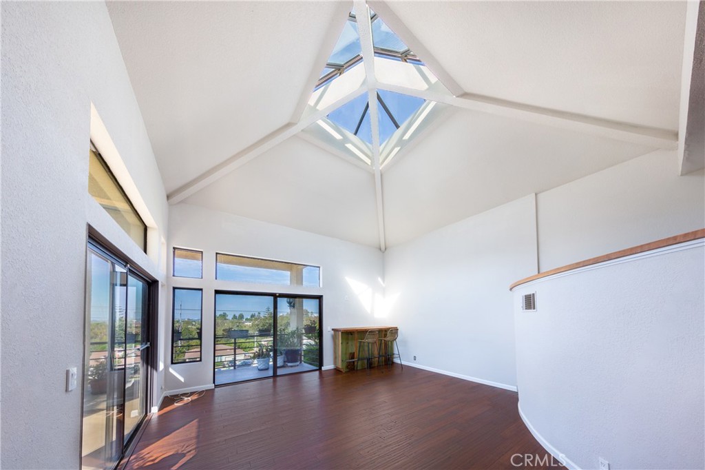 5845 S Mansfield Avenue