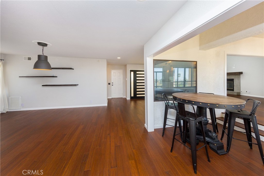 5845 S Mansfield Avenue