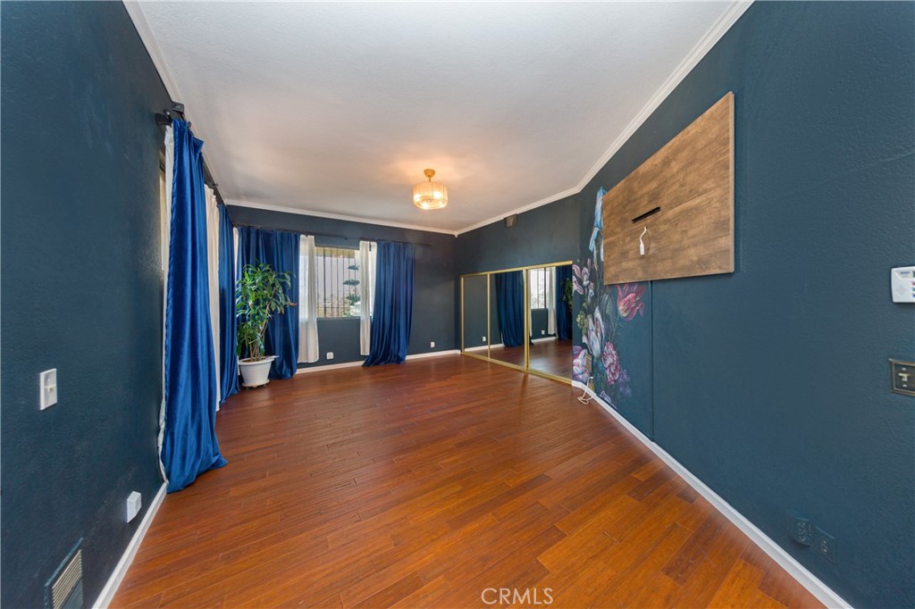 5845 S Mansfield Avenue