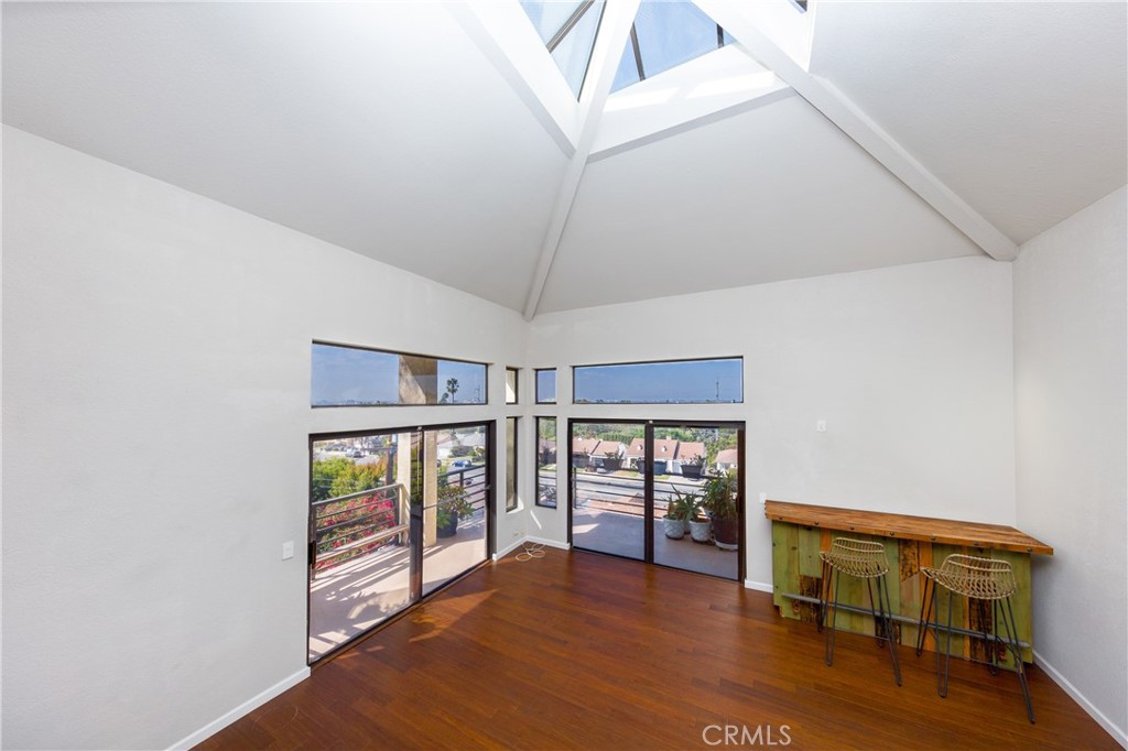 5845 S Mansfield Avenue