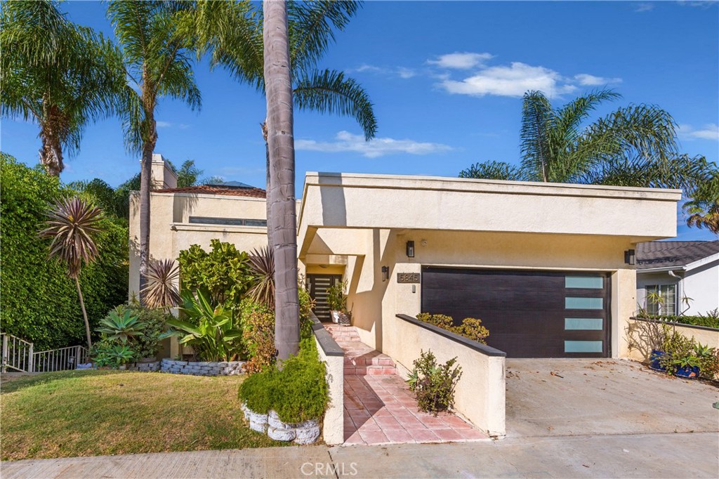 5845 S Mansfield Avenue