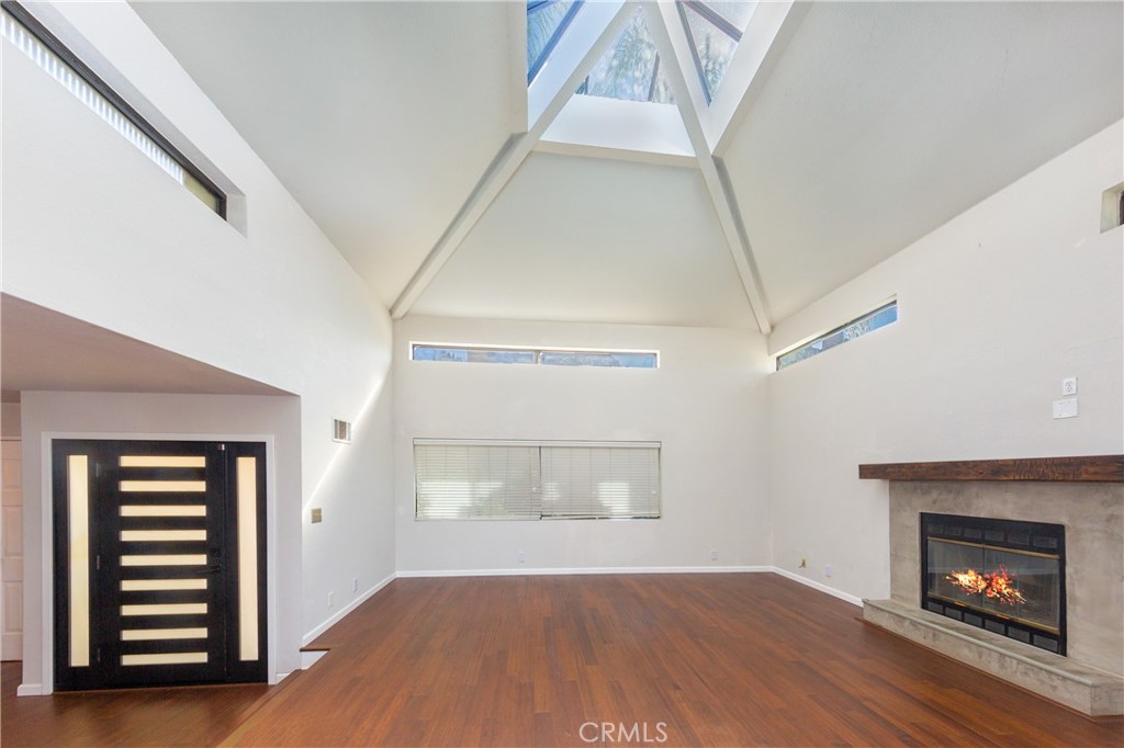 5845 S Mansfield Avenue