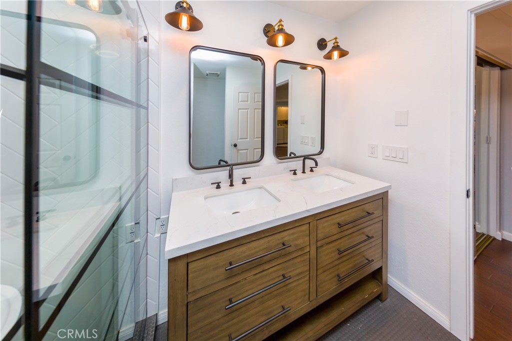 5845 S Mansfield Avenue