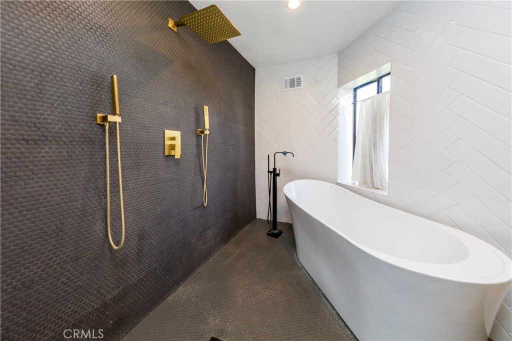 5845 S Mansfield Avenue