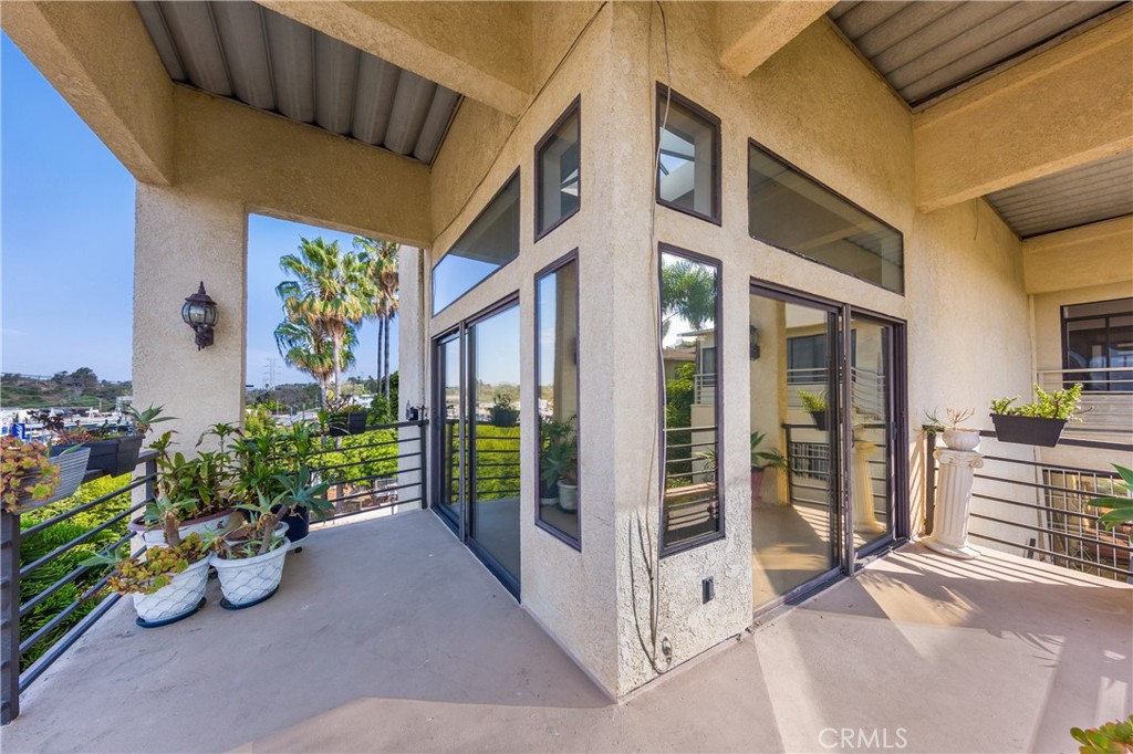 5845 S Mansfield Avenue