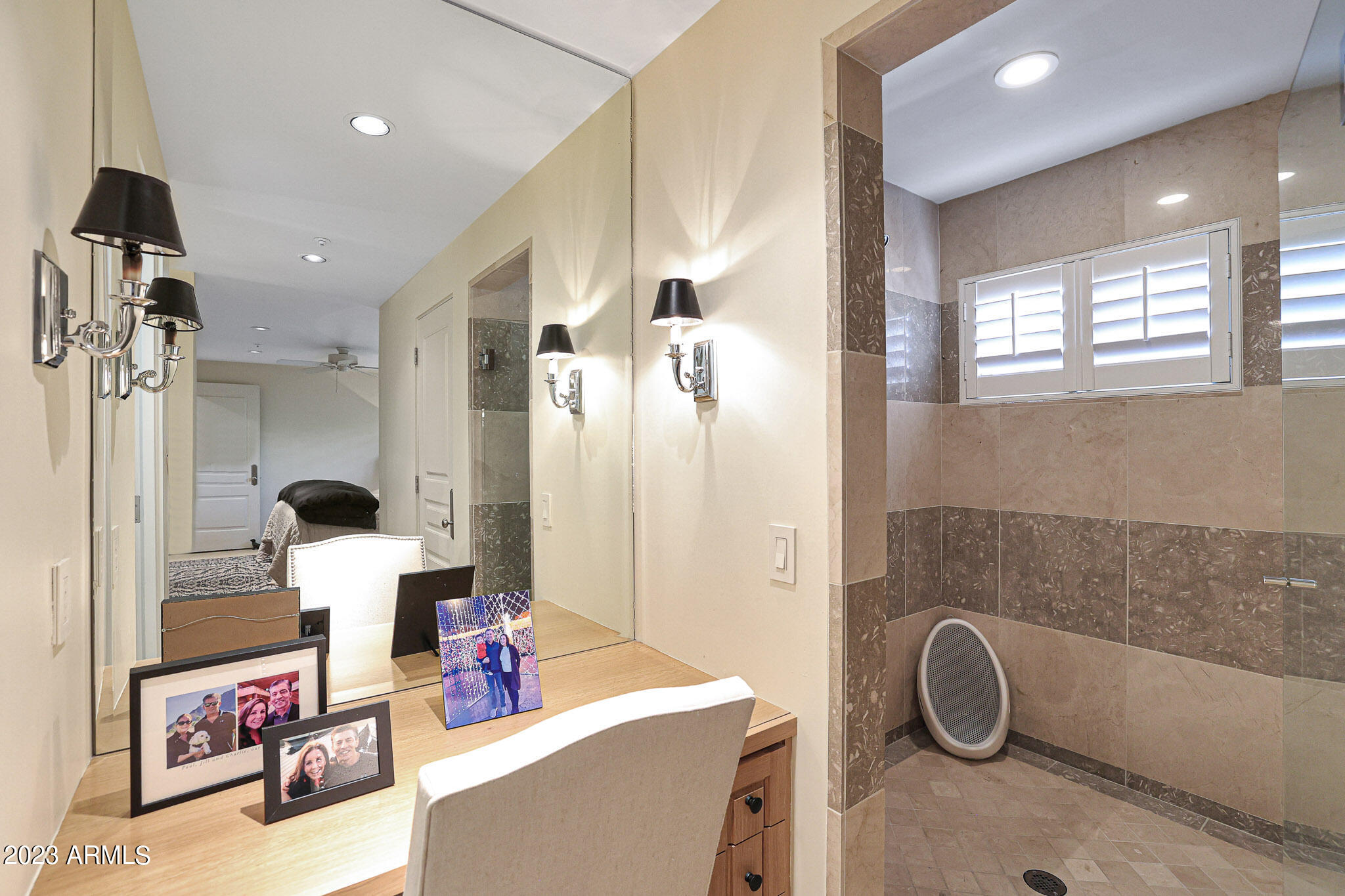 5635 E LINCOLN Drive Unit: 62