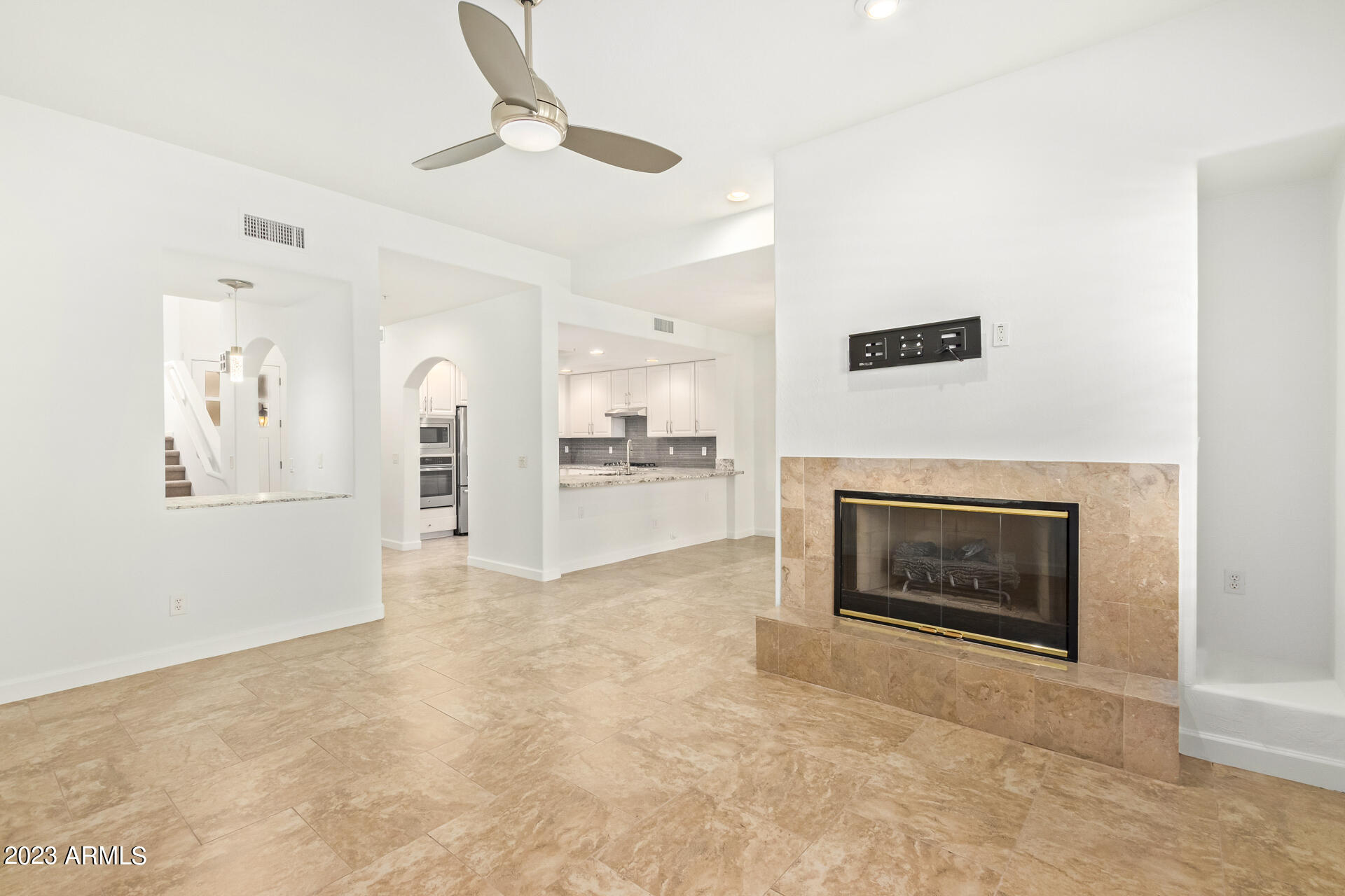 20802 N GRAYHAWK Drive # 1071