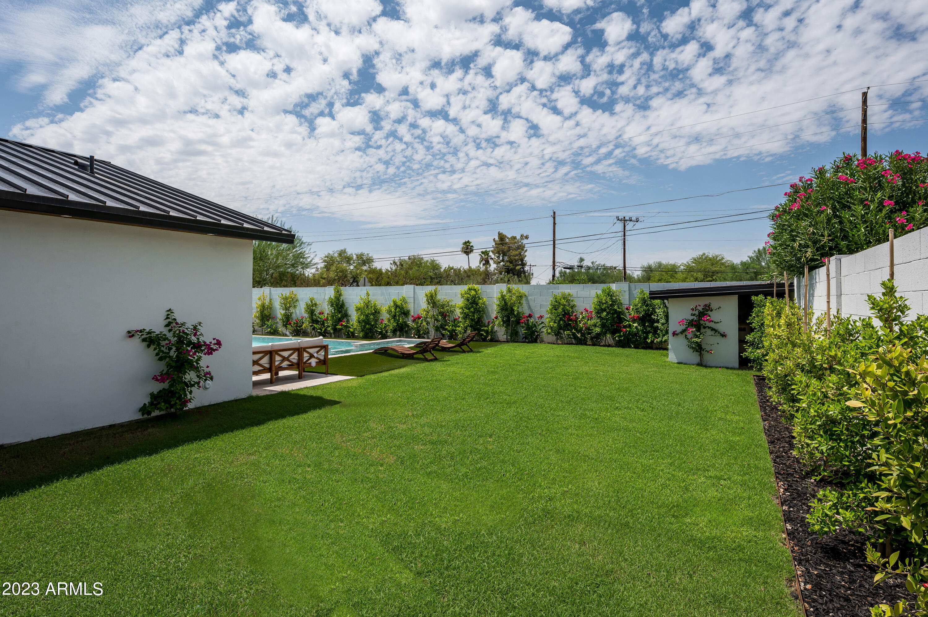 5812 N 44TH Place
