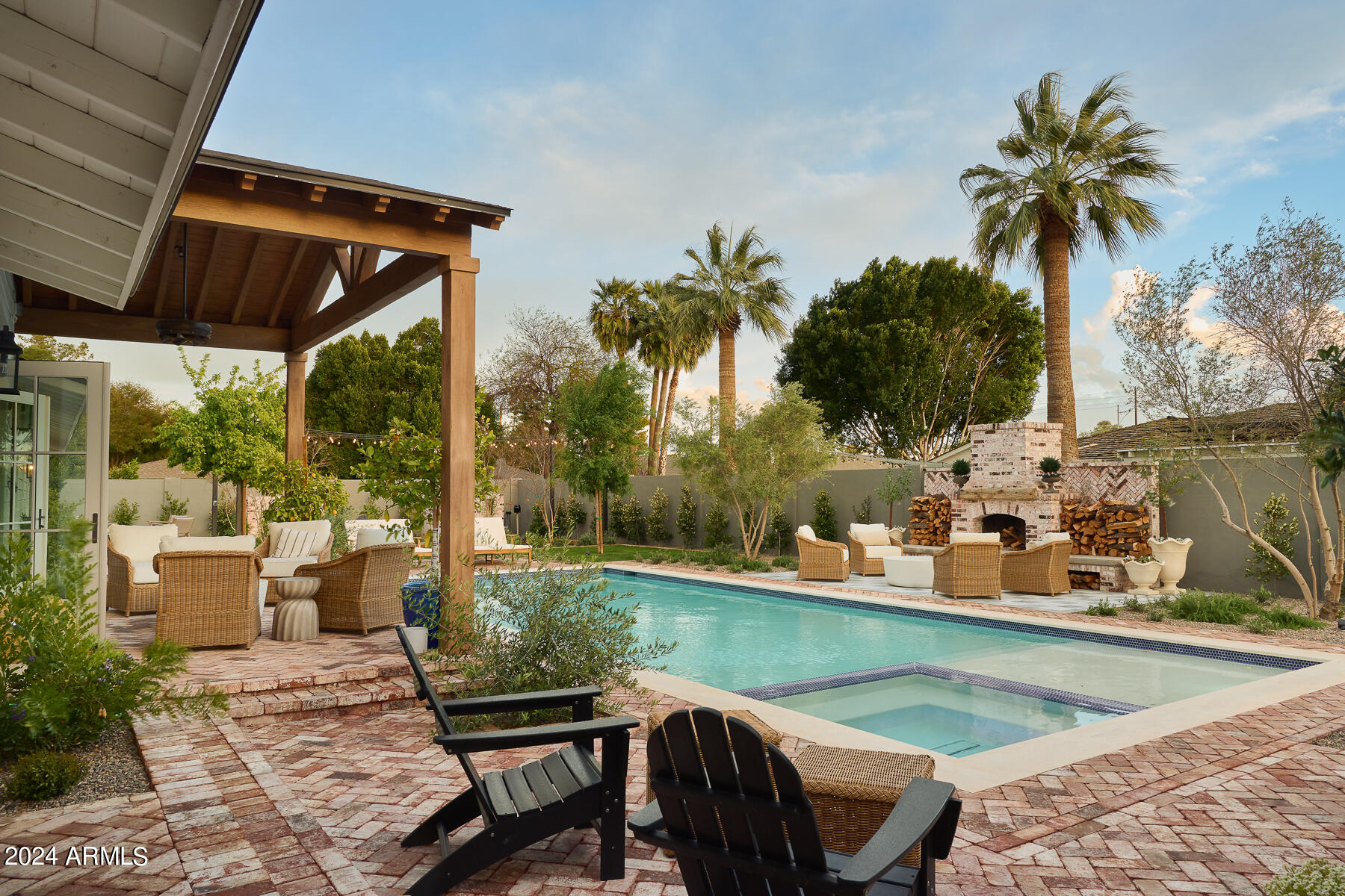 6431 E Calle Rosa --