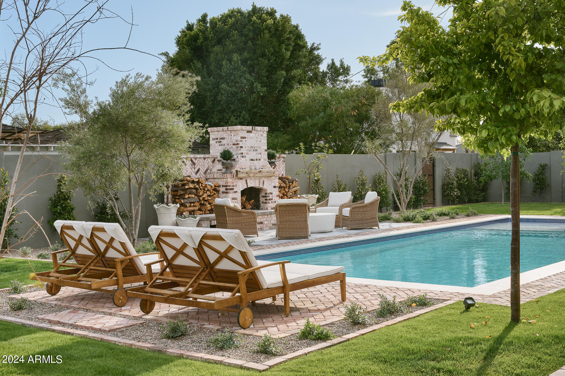 6431 E Calle Rosa --