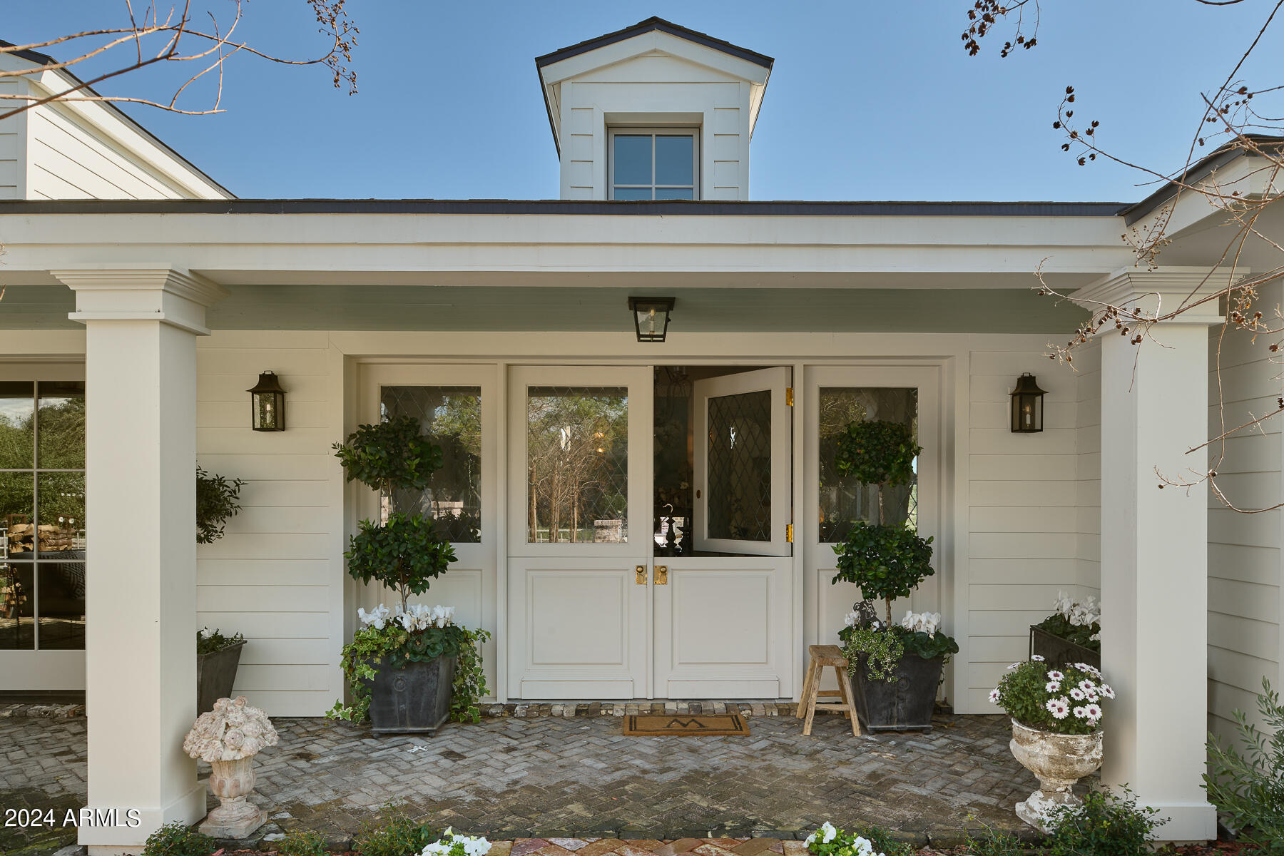 6431 E Calle Rosa --