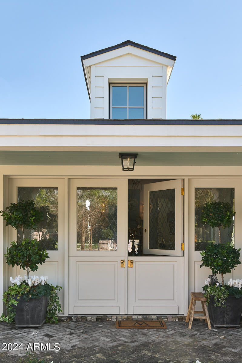 6431 E Calle Rosa --