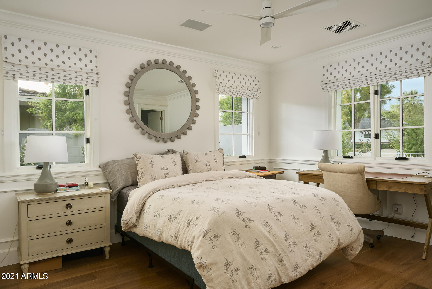 6431 E Calle Rosa --