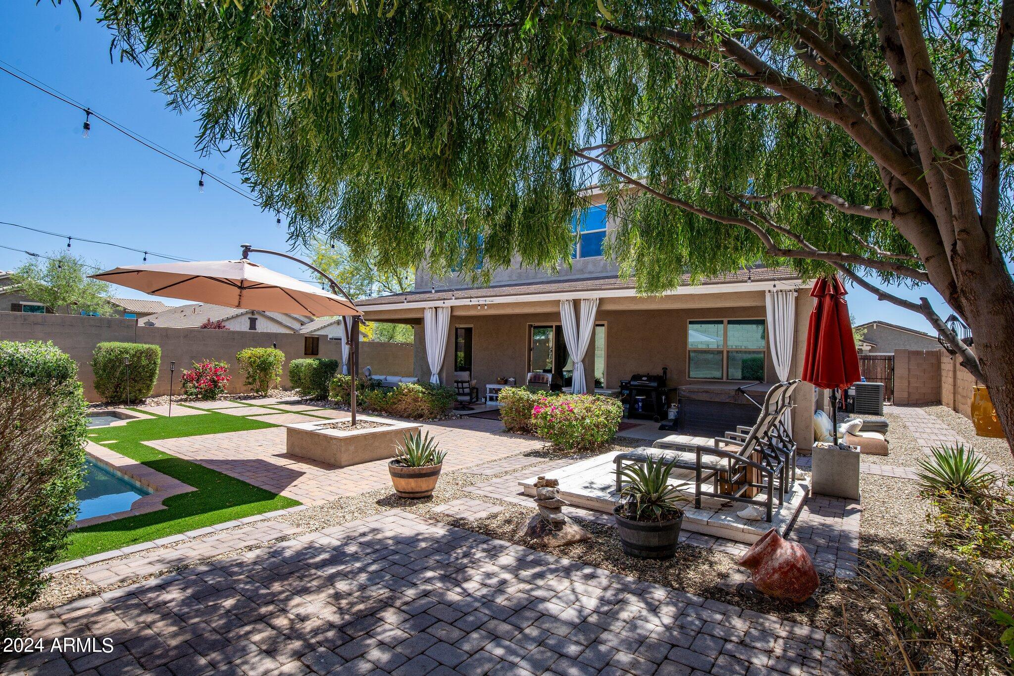 2946 W THORN TREE Drive