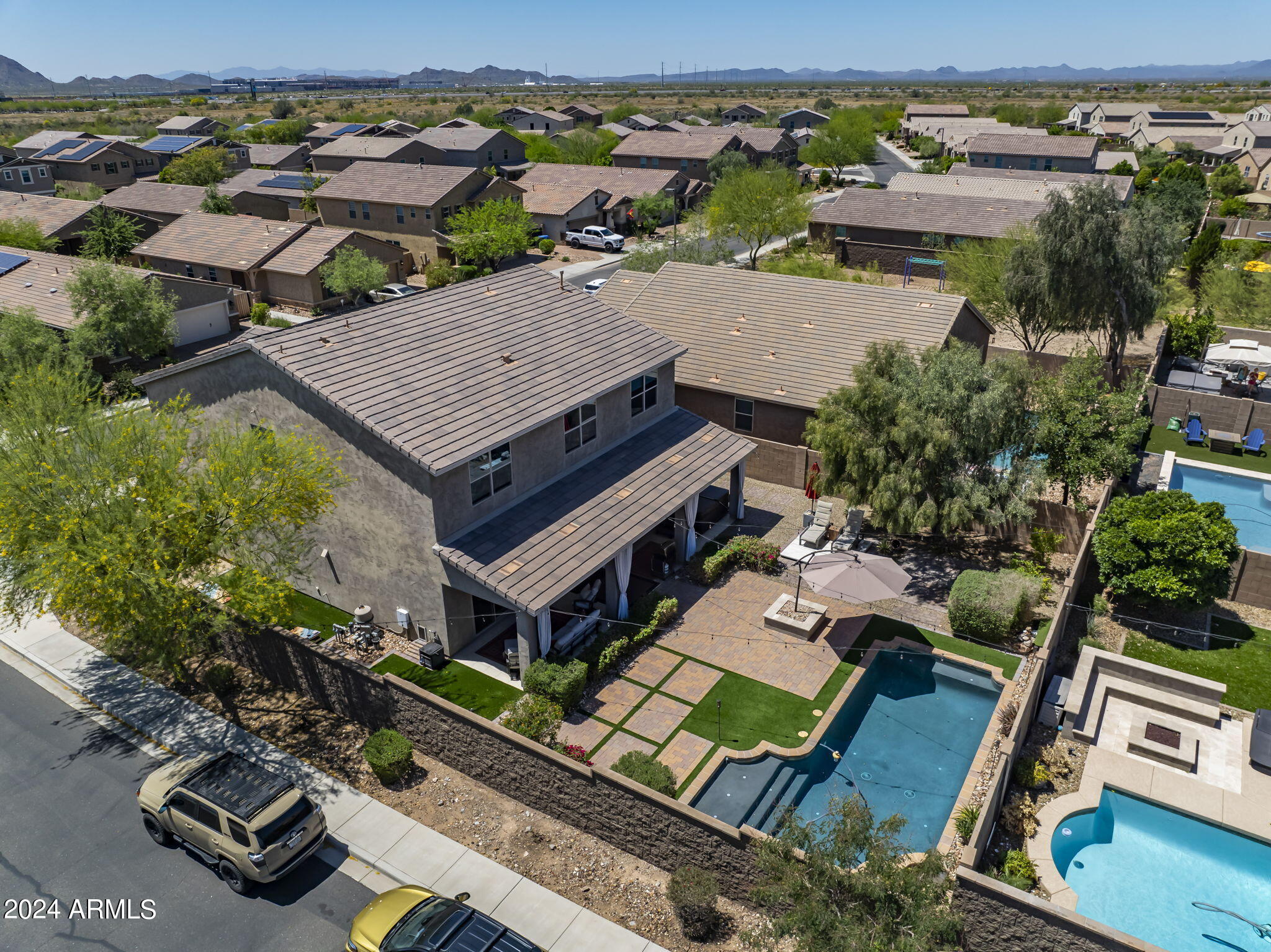 2946 W THORN TREE Drive
