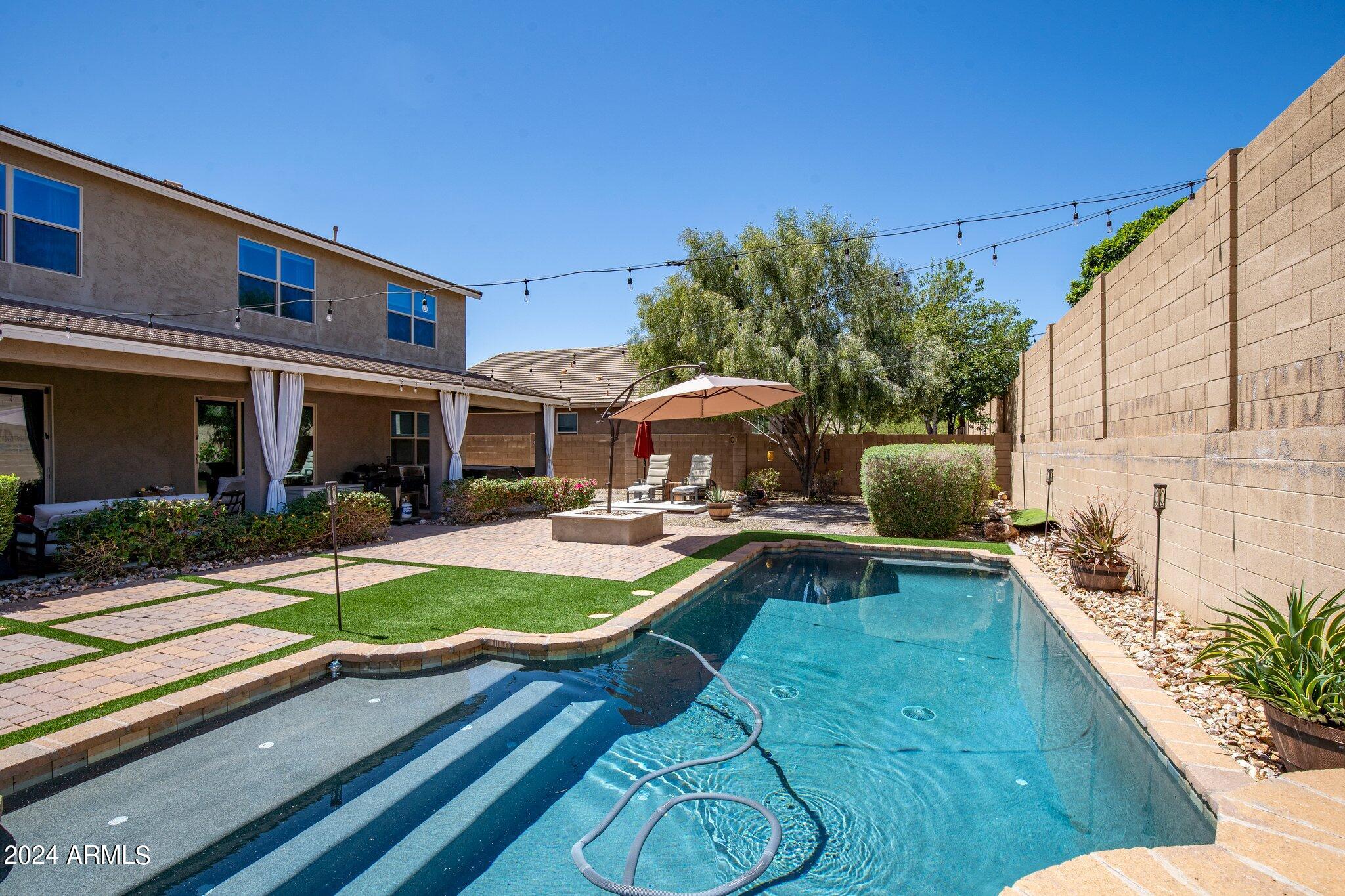 2946 W THORN TREE Drive