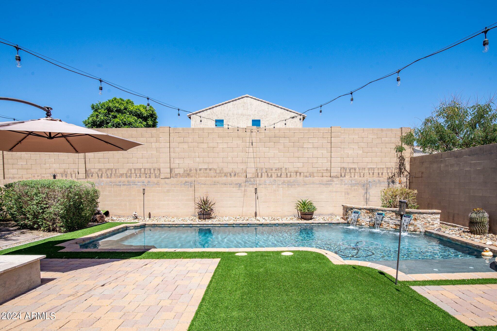 2946 W THORN TREE Drive