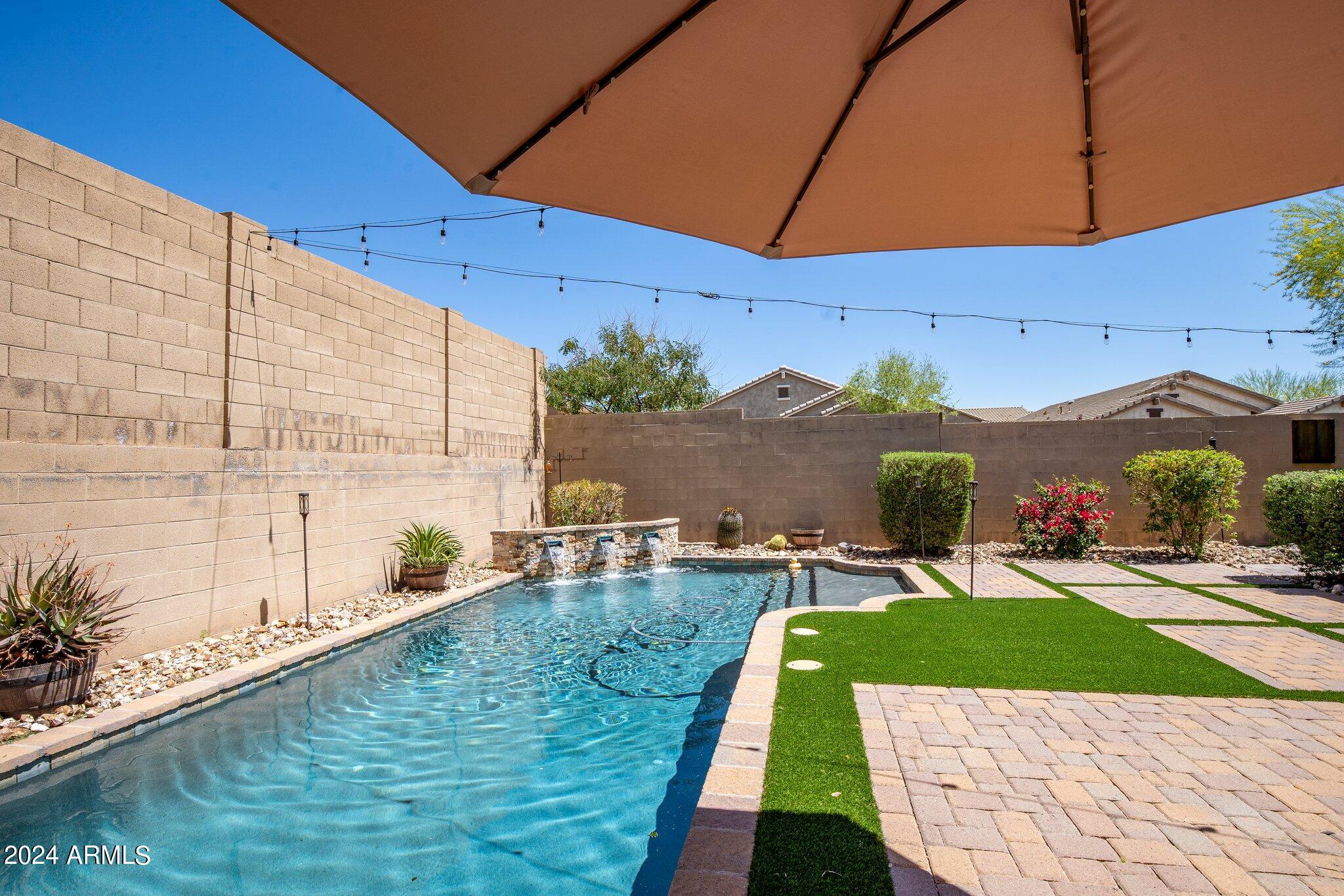 2946 W THORN TREE Drive