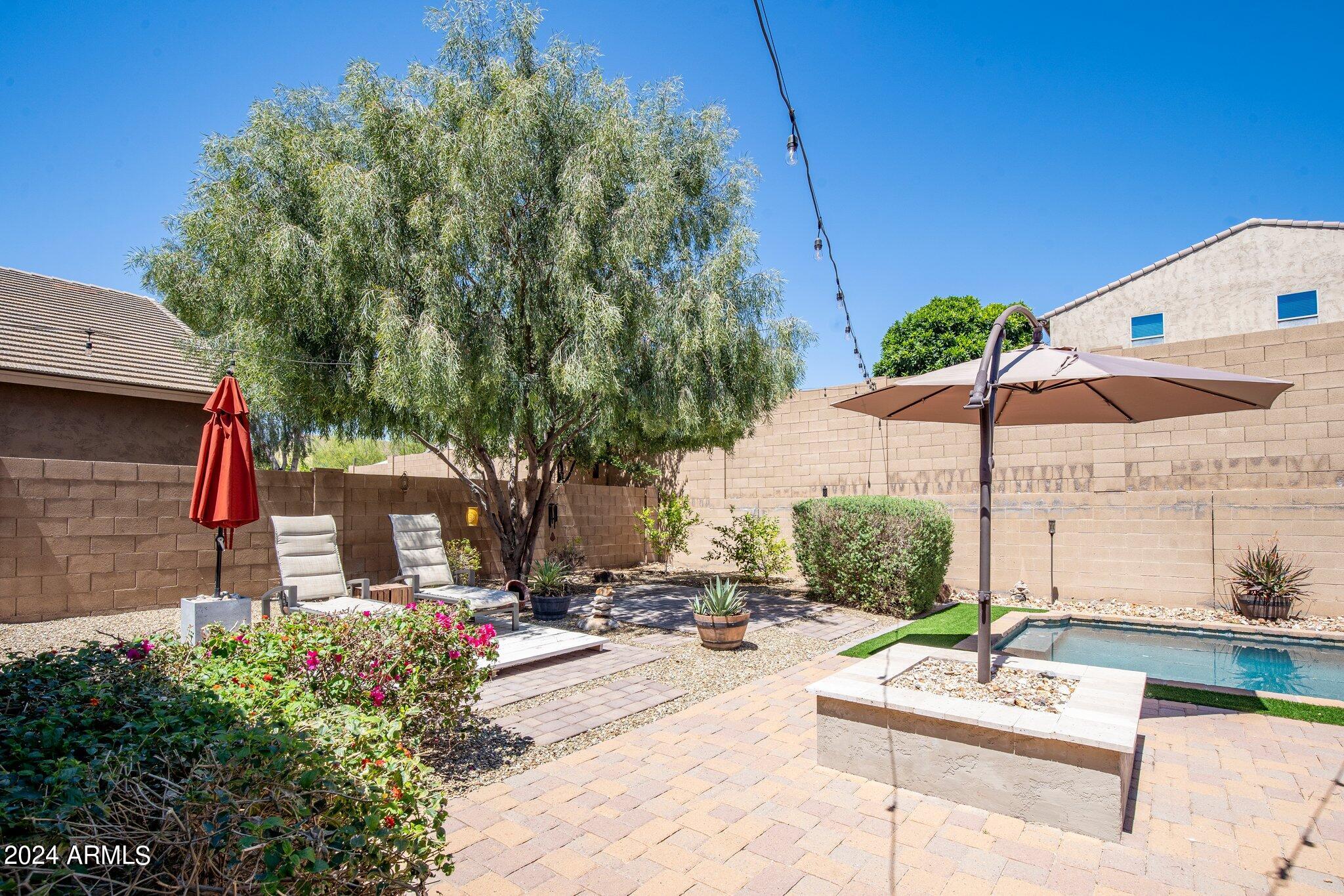 2946 W THORN TREE Drive