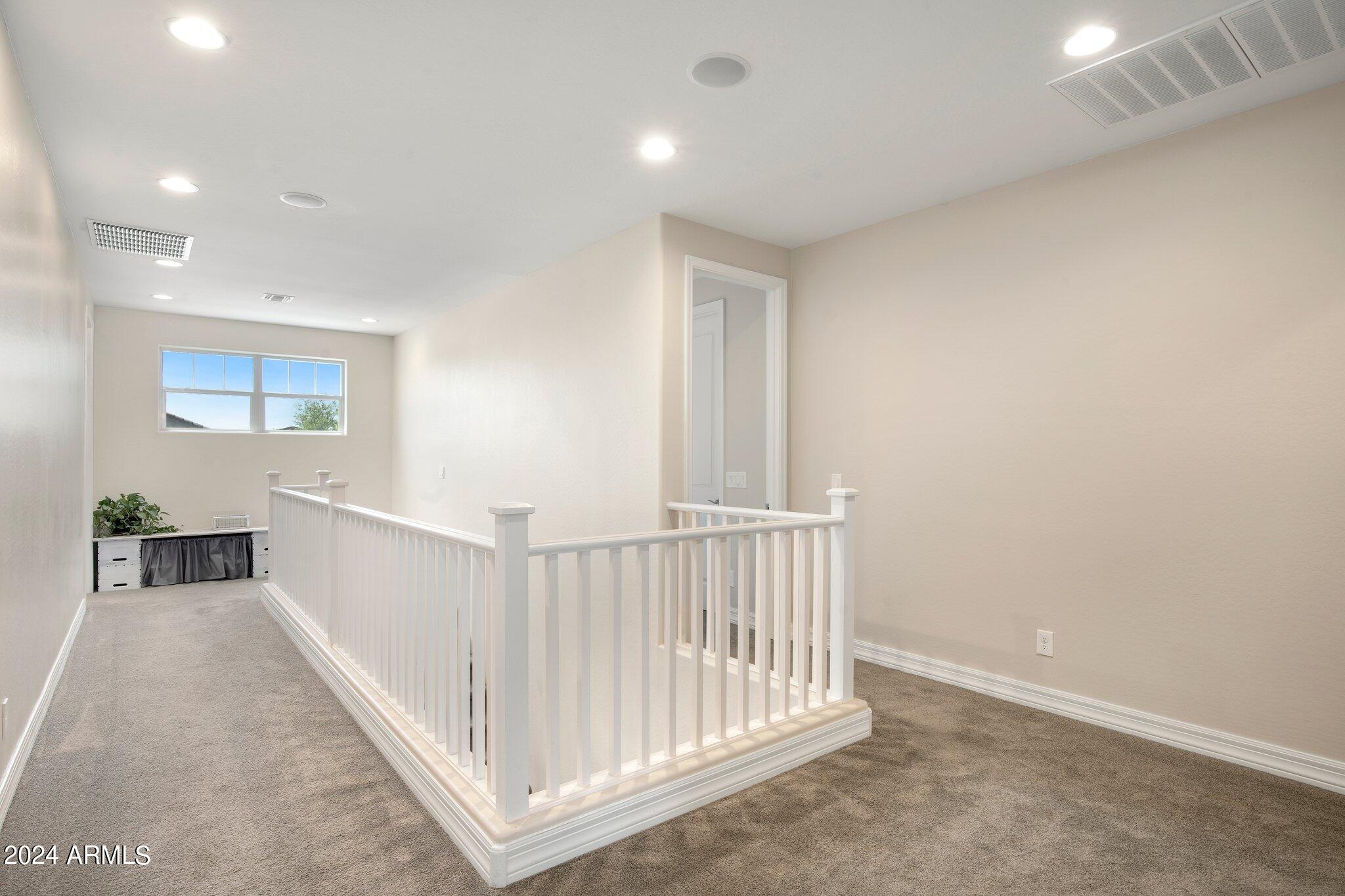 2946 W THORN TREE Drive
