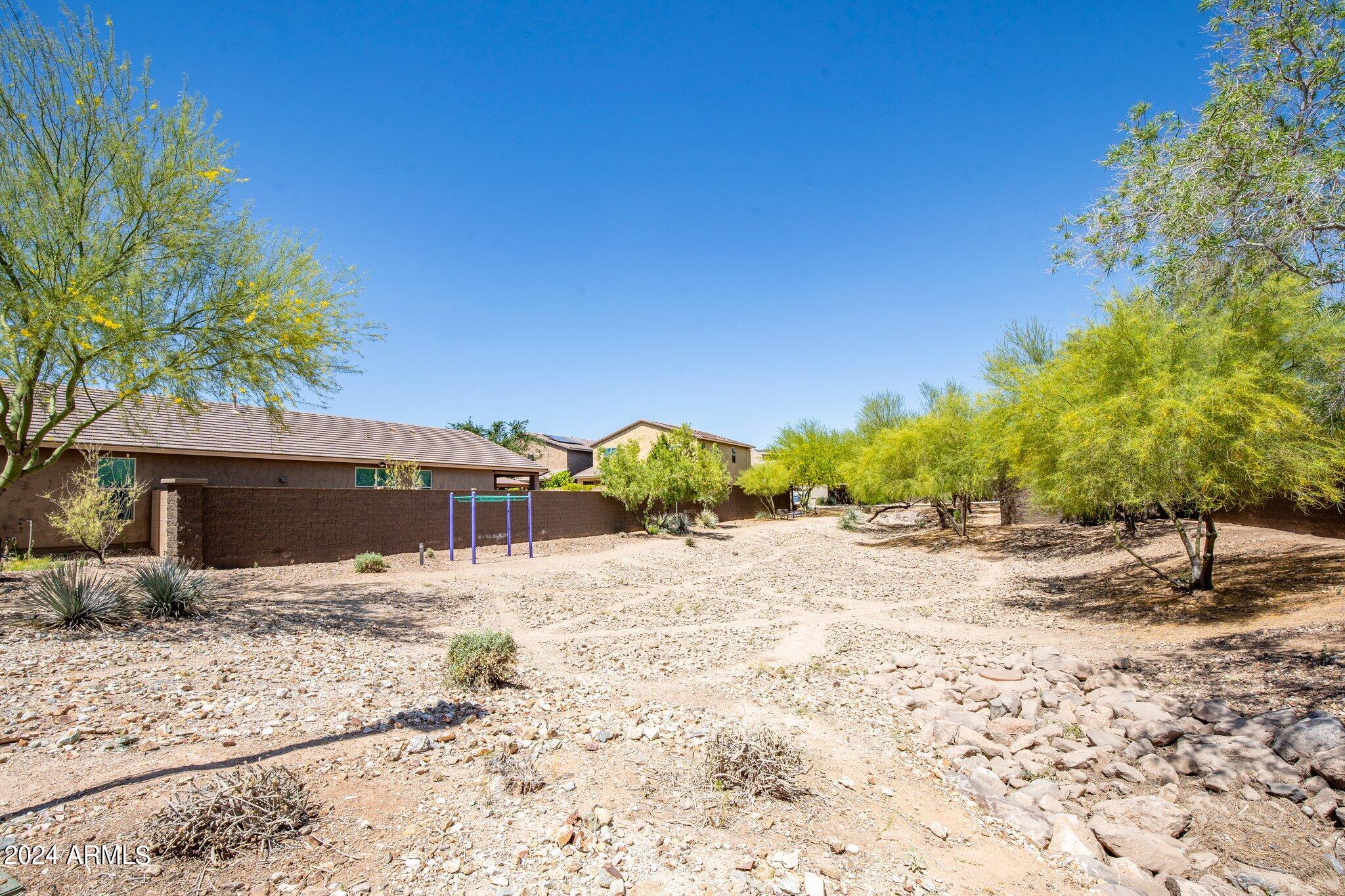 2946 W THORN TREE Drive