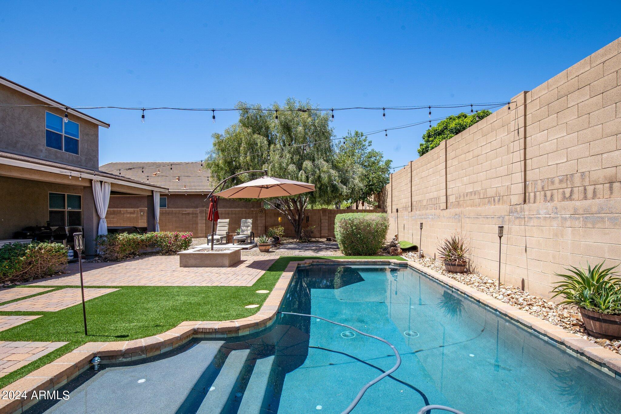2946 W THORN TREE Drive