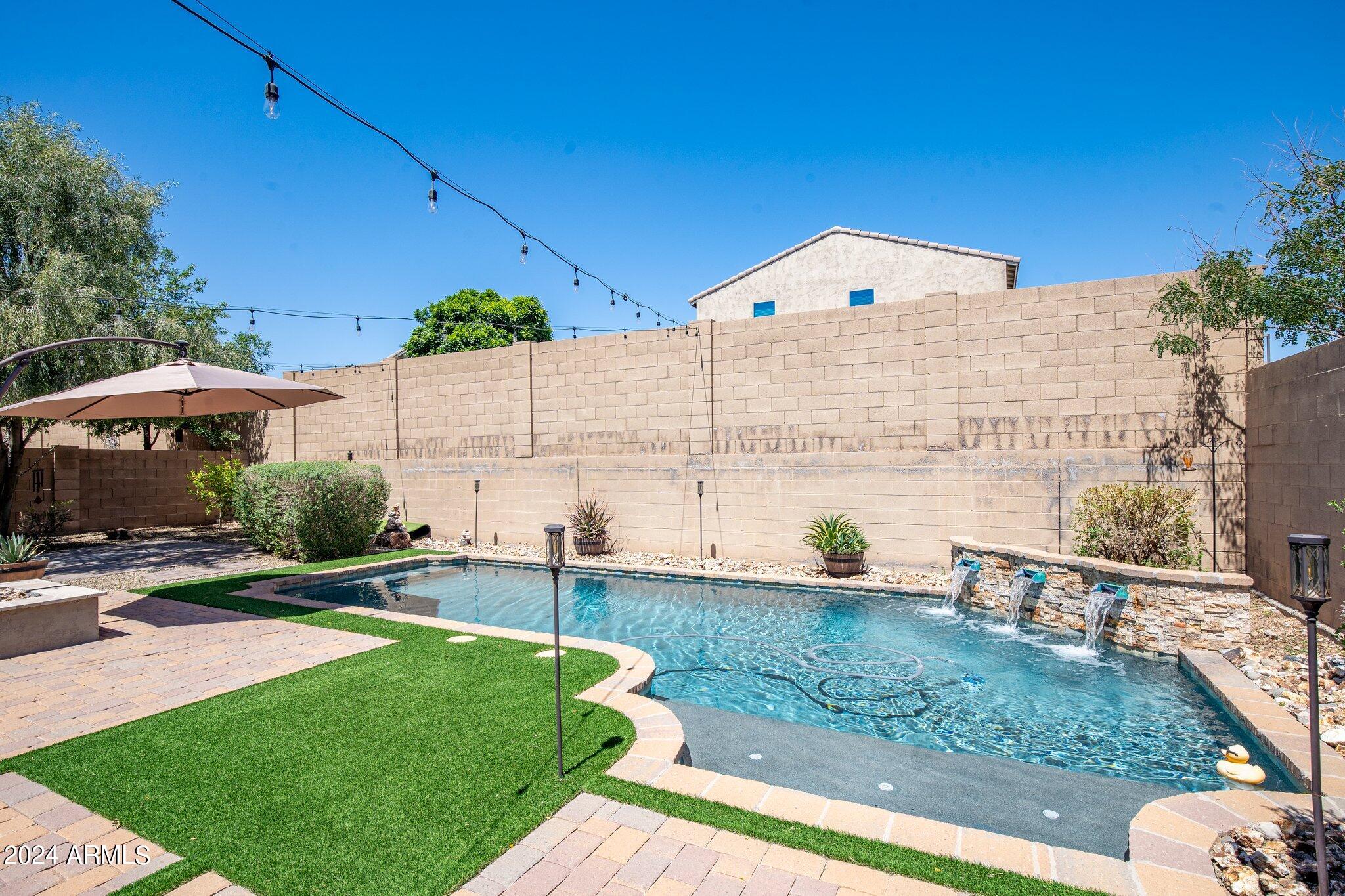 2946 W THORN TREE Drive