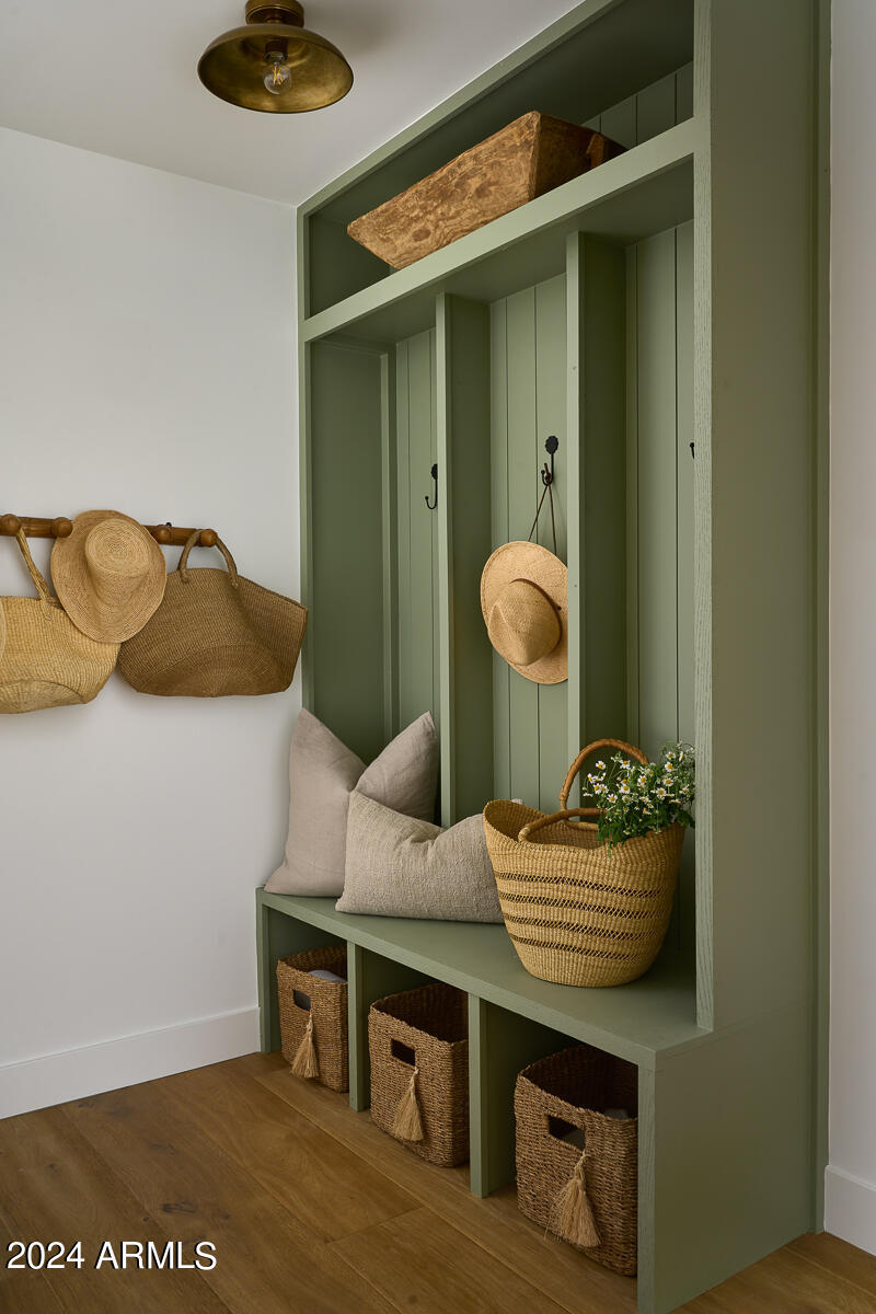 3917 E MONTEROSA Street