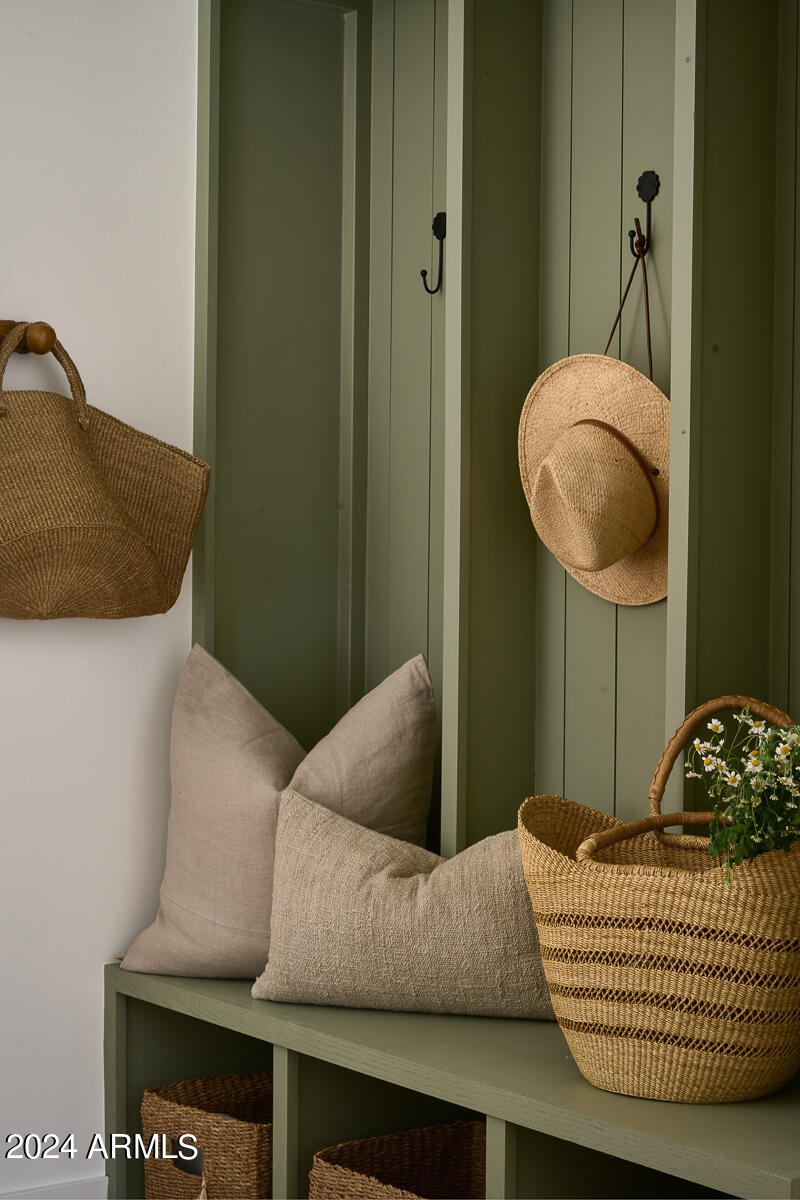 3917 E MONTEROSA Street