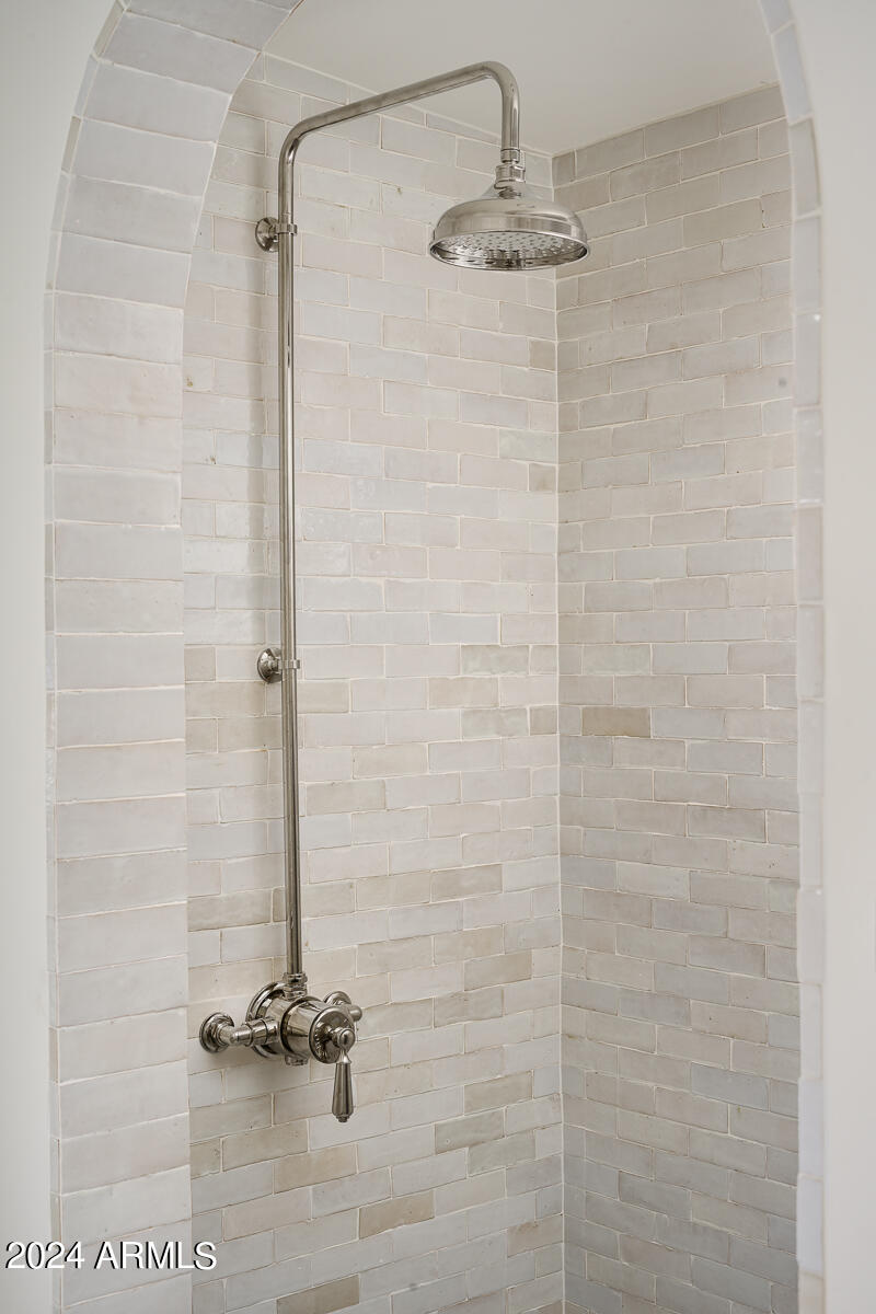 3917 E MONTEROSA Street