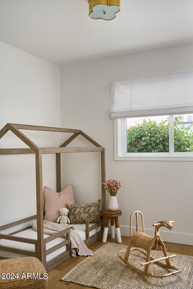 3917 E MONTEROSA Street