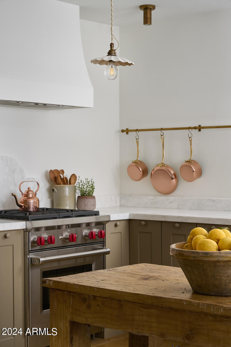 3917 E MONTEROSA Street