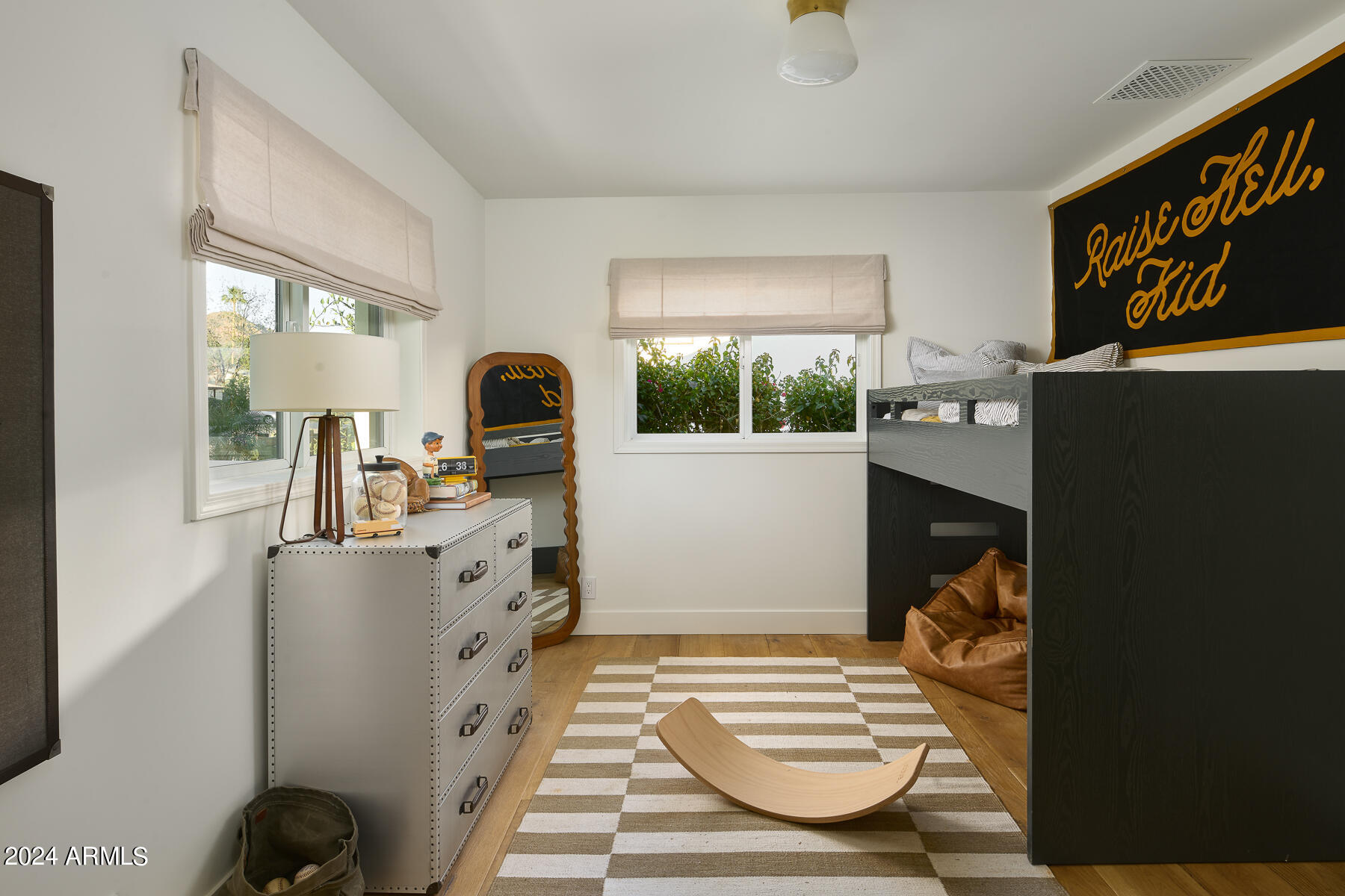 3917 E MONTEROSA Street