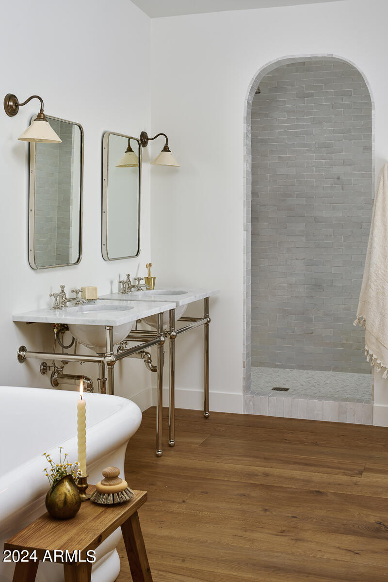 3917 E MONTEROSA Street