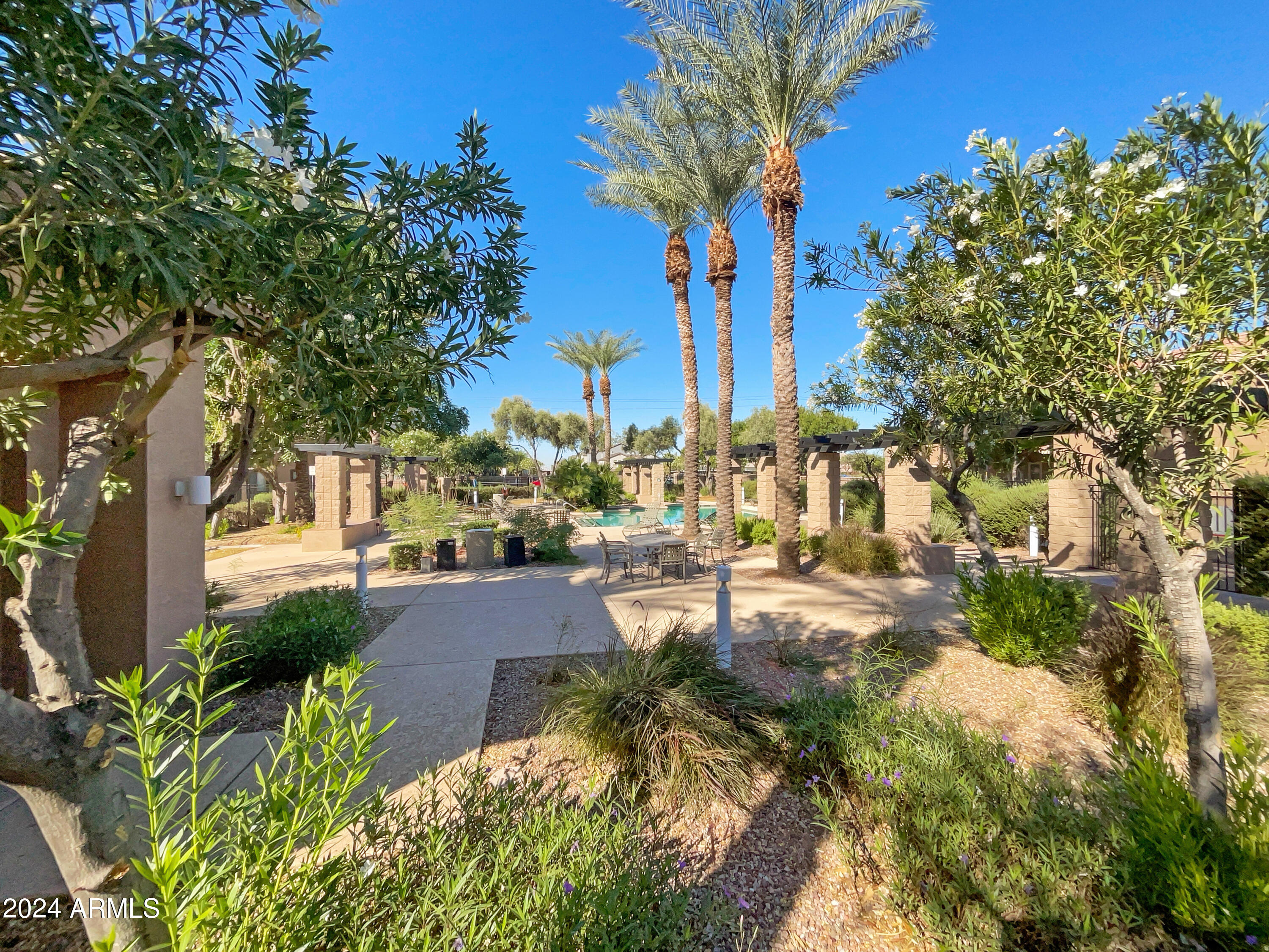 1225 N 36TH Street, 2055