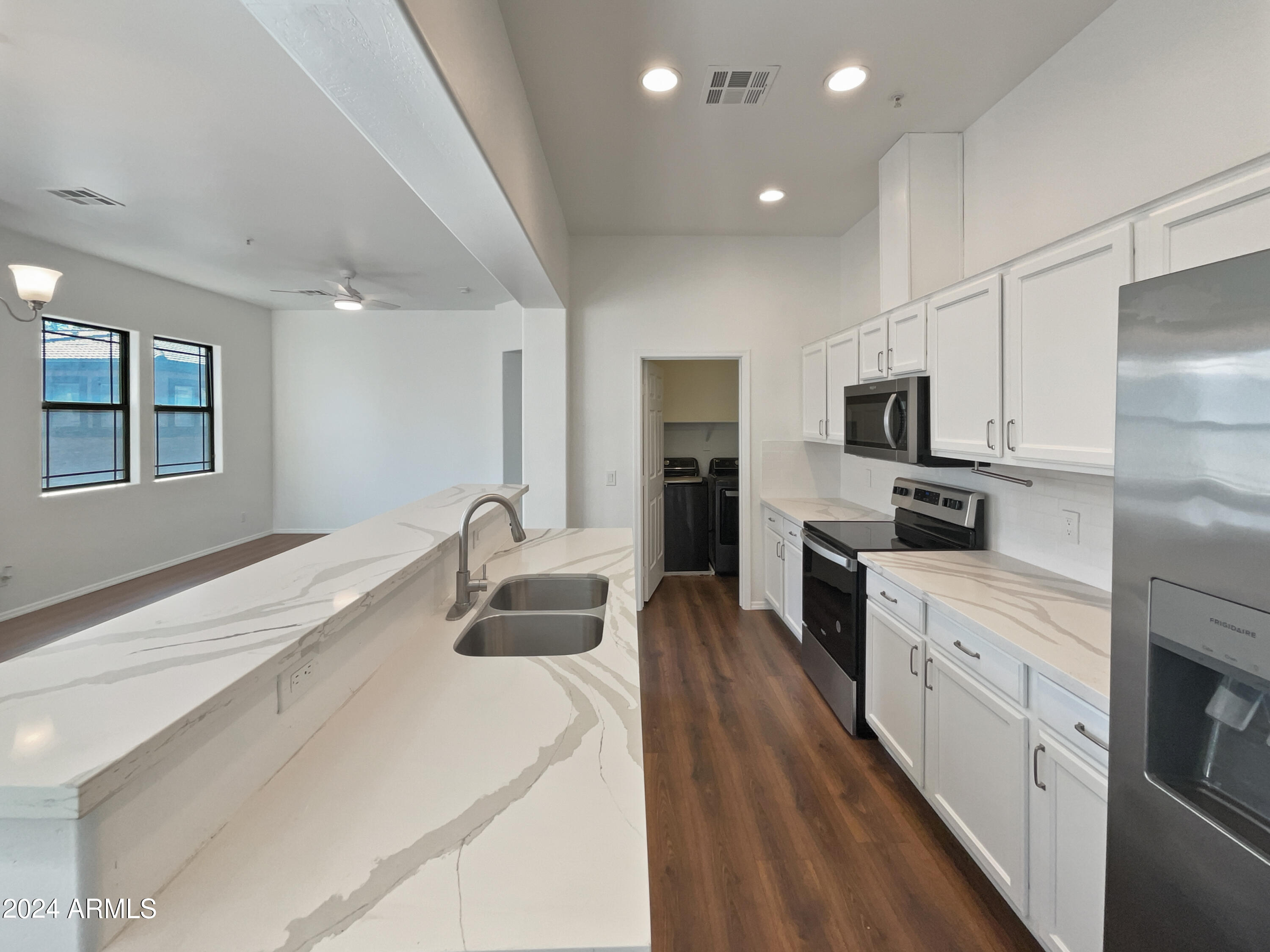 1225 N 36TH Street, 2055