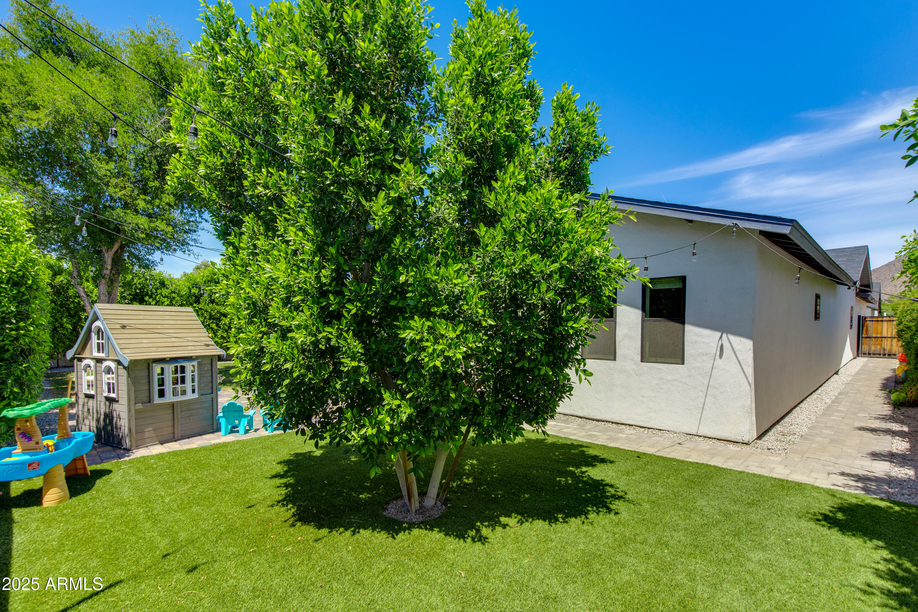 5425 E AVALON Drive
