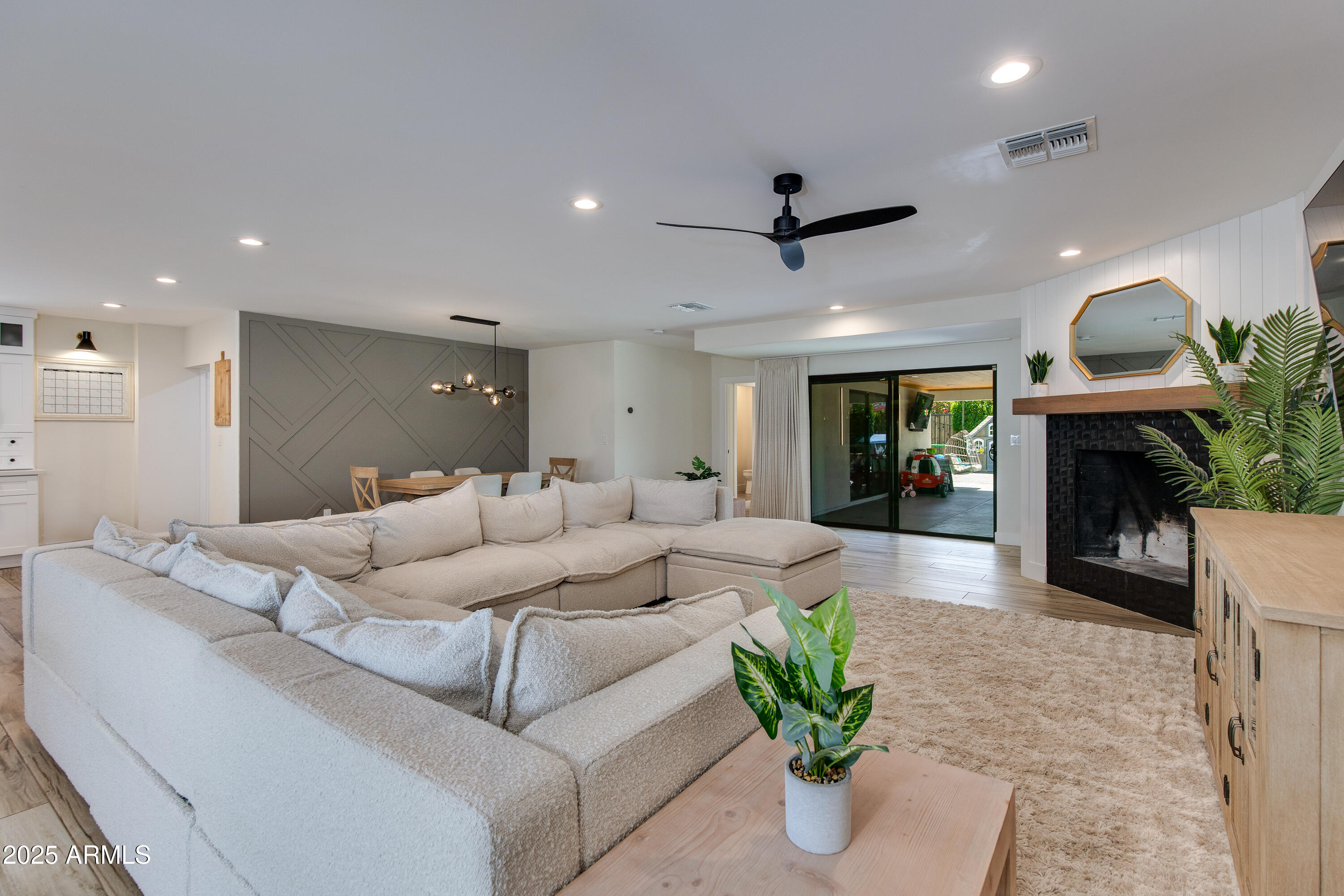 5425 E AVALON Drive