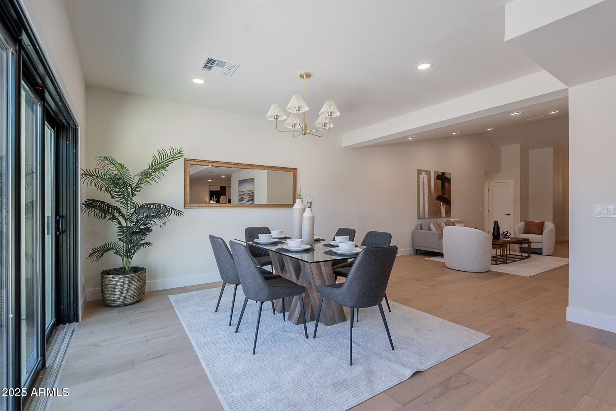 5525 E WALTANN Lane