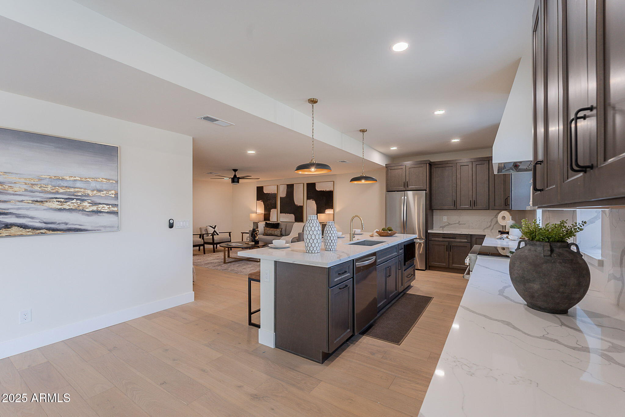 5525 E WALTANN Lane
