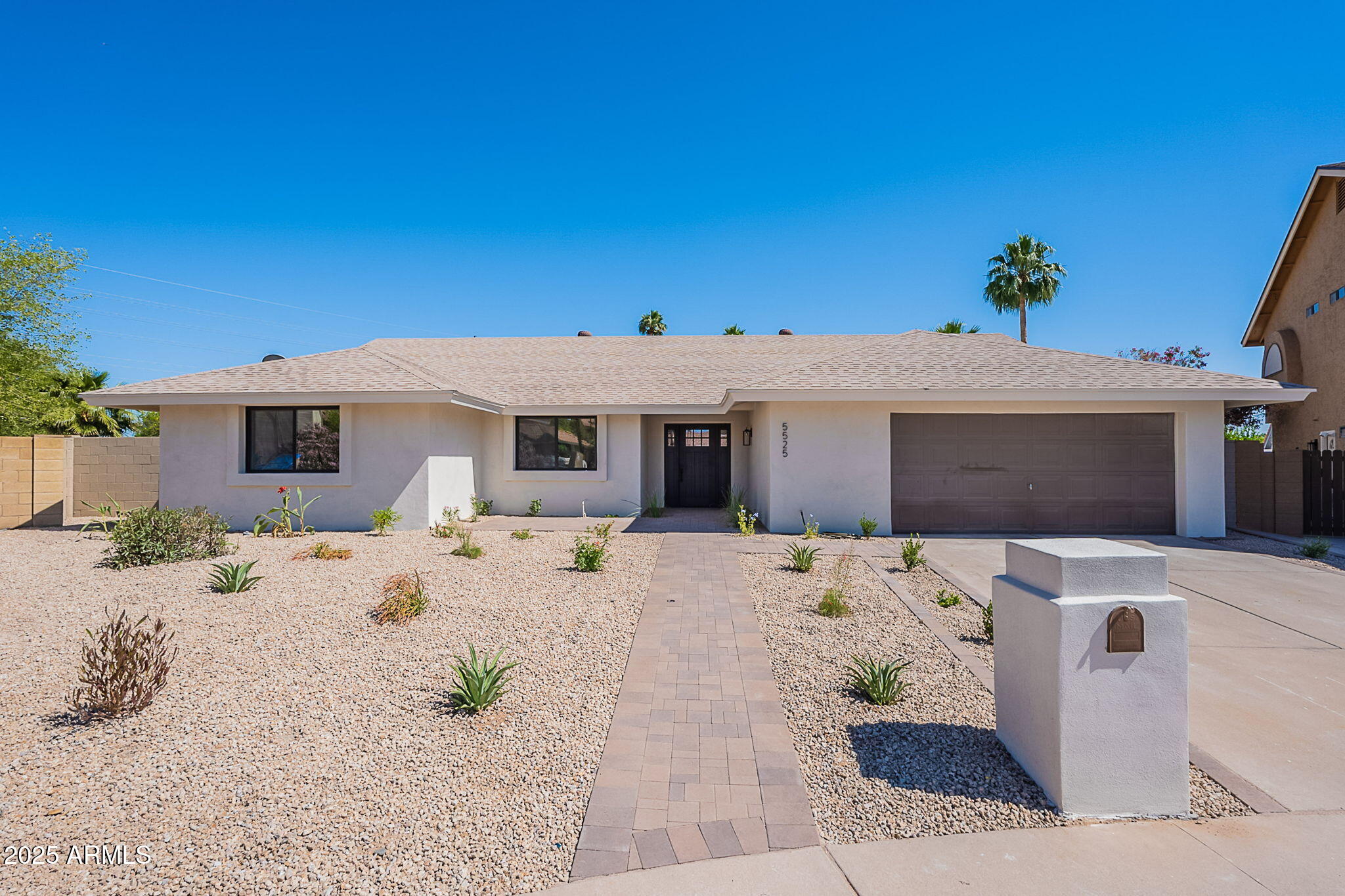 5525 E WALTANN Lane