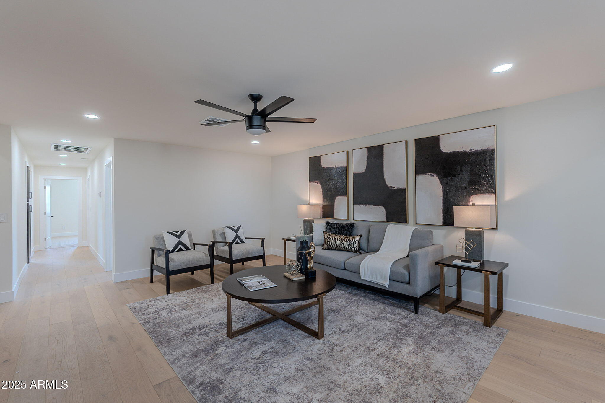 5525 E WALTANN Lane