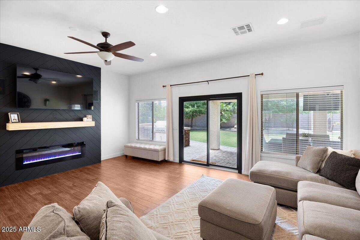 2499 E ERIE Court