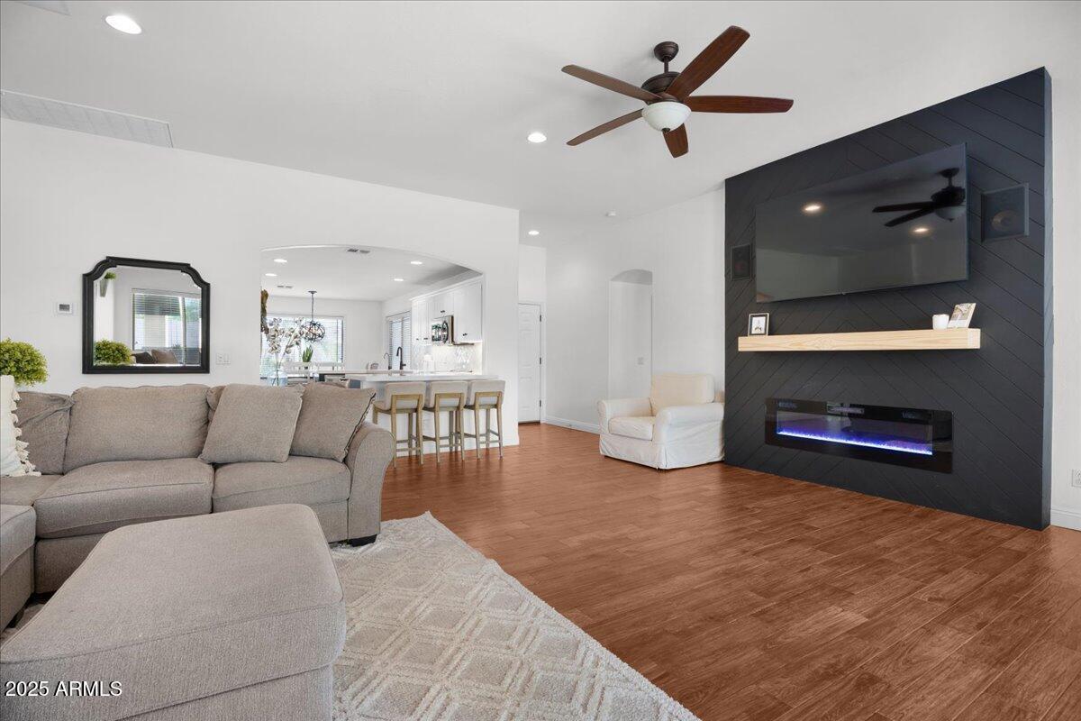 2499 E ERIE Court