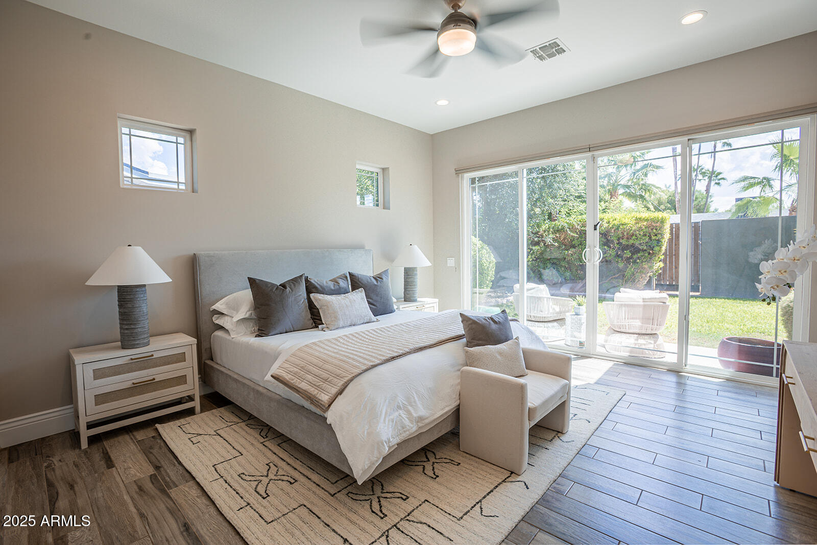 3801 E GLENROSA Avenue